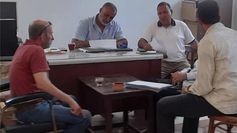 متابعة أعمال حماية الأراضي الزراعية بالقنطرة غرب للتصدي للتعديات