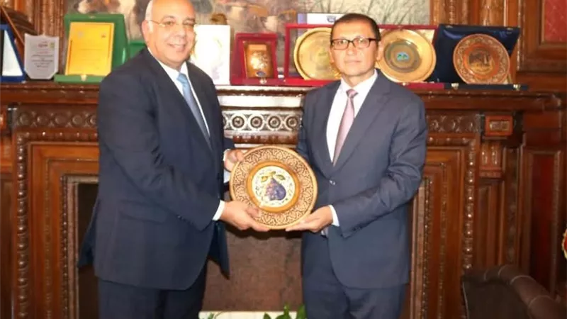وفد أوزبكي رفيع في مصر قريبًا.. بحوث الصحراء يفتح ملف التعاون في استصلاح الأراضي والإنتاج الحيوانية