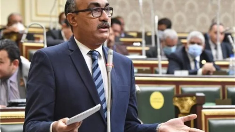 إيهاب منصور يحاصر الحكومة بـ14 طلبًا لكشف مصير أكثر من مليوني ملف تصالح في مخالفات البناء