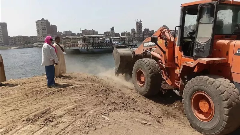 محافظ أسيوط يوجه بتكثيف الرقابة على مراسي العبارات النهرية بساحل سليم ورفع كفاءتها لمواجهة تغير مناسيب النيل