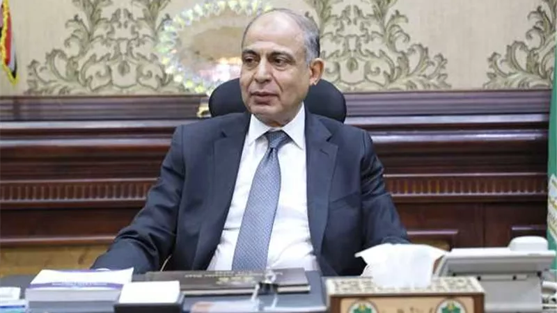   محافظ المنيا يشارك مزارعي قرية البرجاية الاحتفال بعيد الفلاح ويؤكد: المزارع عماد الأمن الغذائي