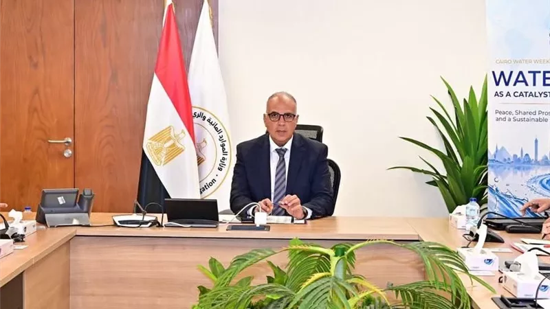 «سويلم» يتابع الاستعدادات لأسبوع القاهرة للمياه.. 114 جلسة ومشاركة دولية واسعة في أكتوبر