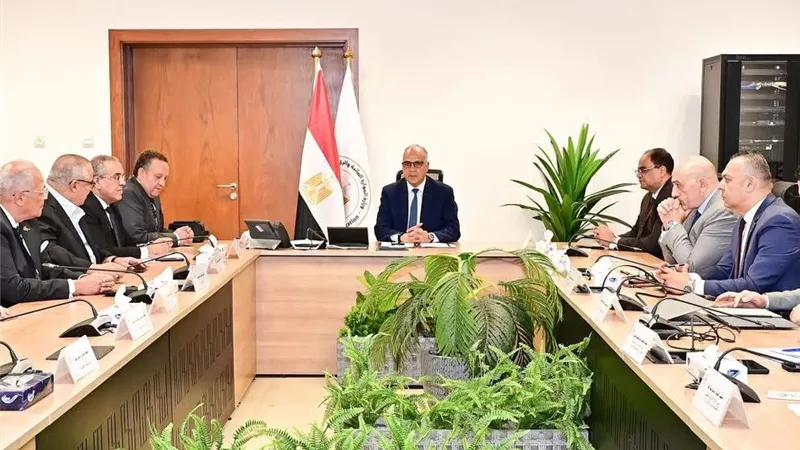 وزير الري ونقيب المهندسين يبحثان تحسين أوضاع المهندسين وتطوير منظومة العمل الهندسي