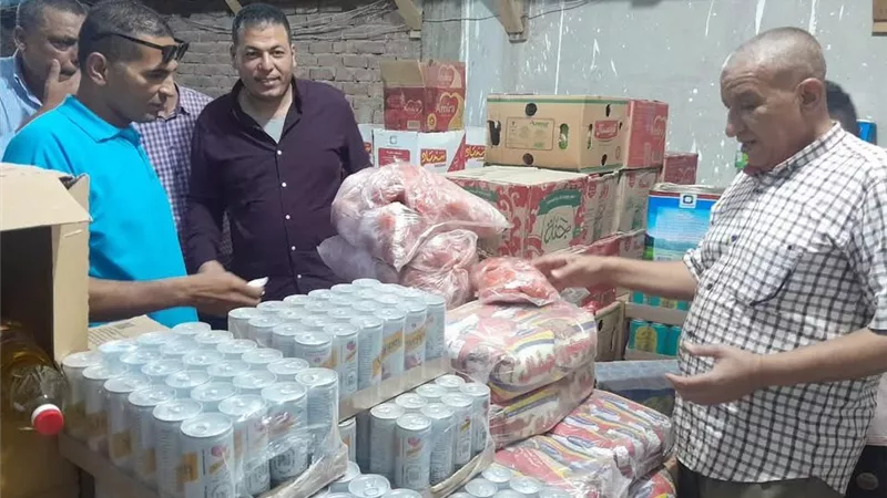 ضبط مصنع حلويات ومخزن أغذية بدون ترخيص بأسيوط.. والتحفظ على كميات منتهية الصلاحية