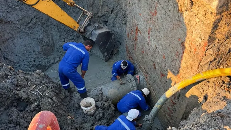 مياه القناة تواصل أعمال الإحلال والتجديد لخط مياه الشرب قطر 700 مم بالتل الكبير 