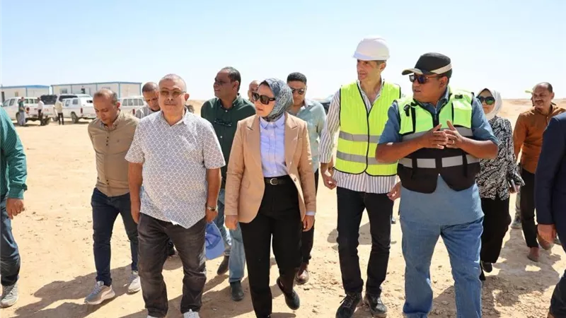 باستثمارات تصل لـ 1.5 مليار جنيه.. محافظ الوادي الجديد تتفقد بدء أعمال الإنشاءات بمشروع تأصيل الدواجن