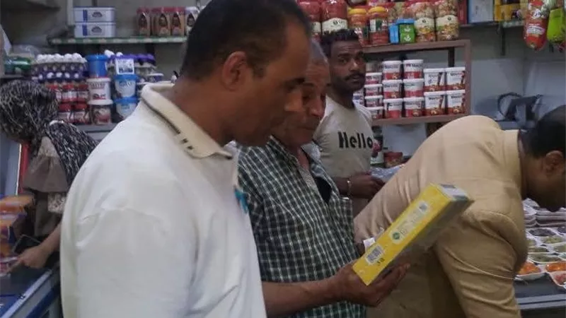 حملة تفتيشية على محال بيع اللحوم والمجمدات بالمراغة لضبط الأسواق وحماية صحة المواطنين