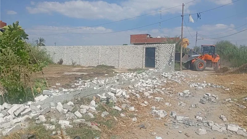 إزالة 26 حالة تعدٍ واسترداد أراضٍ زراعية في حملة مكبرة بالقنطرة غرب بالإسماعيلية