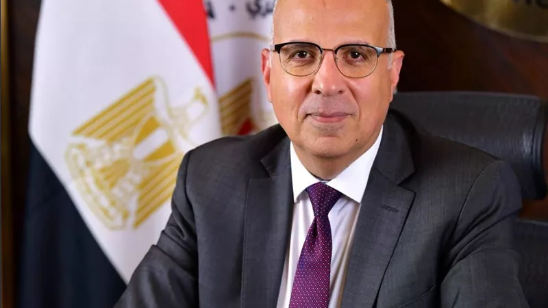 وزير الري: تحديث تطبيق المناوبات لإشعار المزارعين بمواعيد المياه وتطوير أداة التنبؤ بالمحاصيل