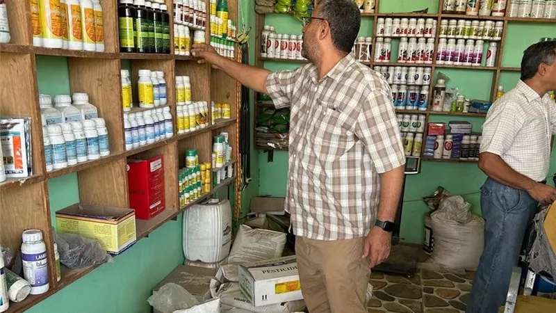 ضبط 507 عبوات مبيدات زراعية مخالفة للاشتراطات داخل عدد من محال المستلزمات الزراعية بالمحلة الكبرى