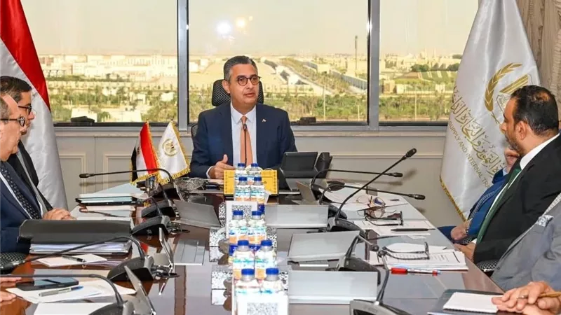 وزير التموين يحسم مصير الخبز الحر والفينو.. استمرار الأسعار والأوزان وإتاحة أقماح جديدة لتأمين الدقيق