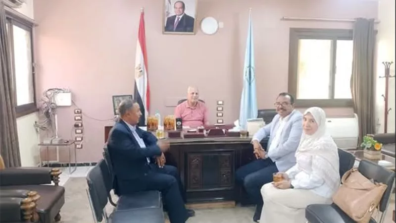 محافظ أسيوط: بحث تنفيذ مشروع لمواجهة التغيرات المناخية بالممارسات الذكية في الإنتاج الحيواني