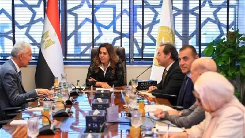 حماية شواطئ شرم الشيخ.. منال عوض توجه بتطوير مركز مكافحة التلوث البحري وتعزيز جاهزيته