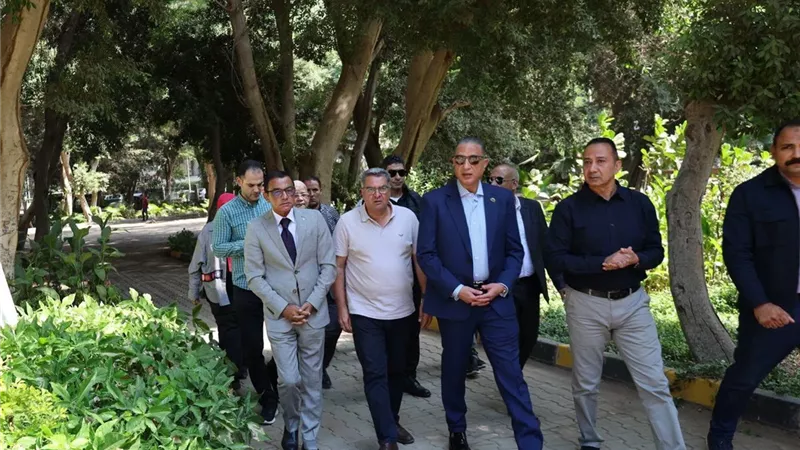 محافظ الجيزة يتفقد حديقة المبدعين بالعجوزة ويوجه برفع كفاءتها والحفاظ على الأشجار والمسطحات الخضراء
