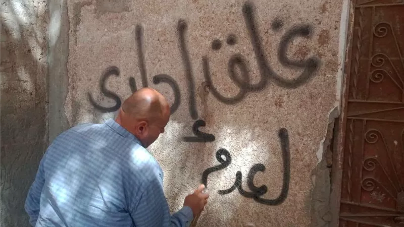 حملة مكبرة بصدفا.. غلق وتشميع 17 محلًا ومنشأة غير مرخصة بينها قاعة أفراح وحمام سباحة بأسيوط