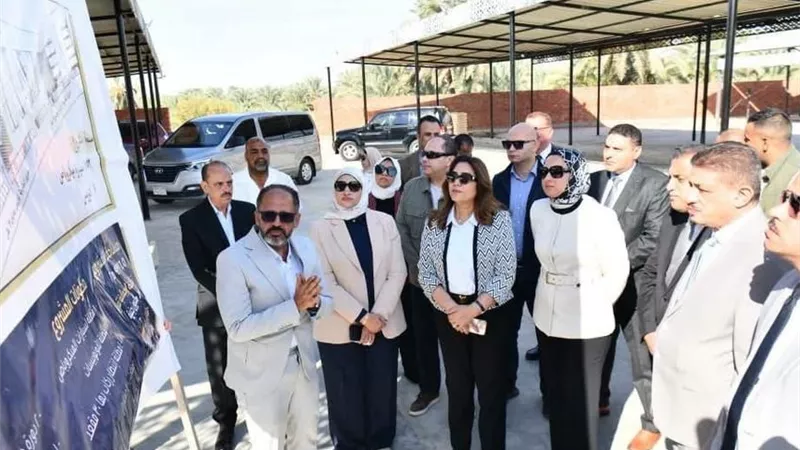 منال عوض تتفقد تطوير الموقف الإقليمي بالخارجة ورفع كفاءة الطرق بالوادي الجديد