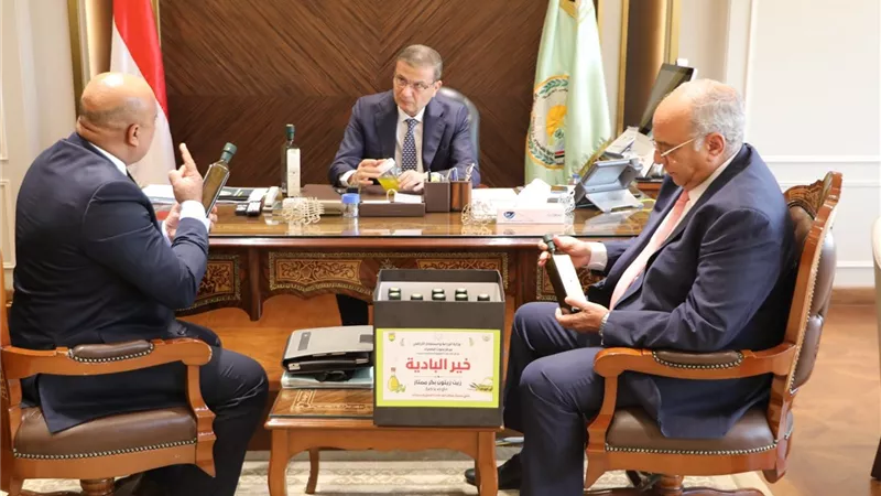 وزير الزراعة يتابع بشائر إنتاج الزيتون بالتجمعات الزراعية بسيناء.. ويطلق تشغيل معصرة النثيلة لدعم المزارعين وتعظيم القيمة المضافة للمحصول