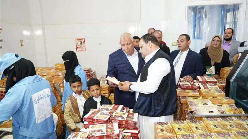محافظ مطروح من سيوة: تعظيم القيمة المضافة للتمور ودعم التصنيع لفتح أسواق جديدة