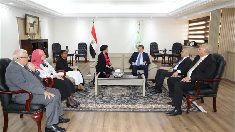 وزير الزراعة يبحث استعدادات مصر لاستضافة مؤتمر مكافحة التصحر COP18 عام 2028