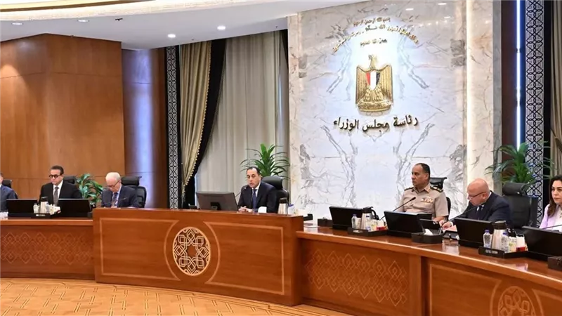 مجلس الوزراء يقر مبادرة «شمس الصناعة».. 1000 ميجاوات طاقة شمسية لدعم 7000 مصنع وخفض تكاليف الإنتاج